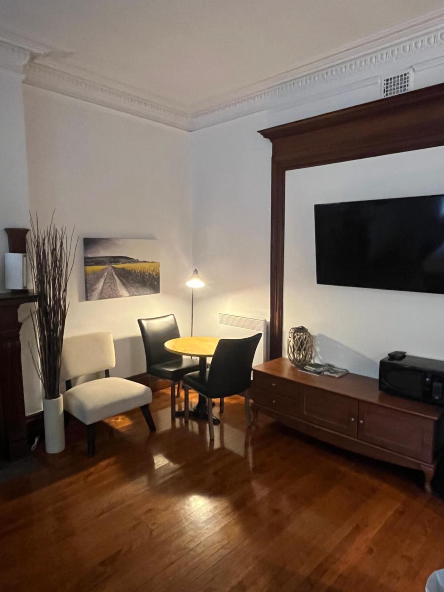 E-Hotel Des Grisons 魁北克 外观 照片