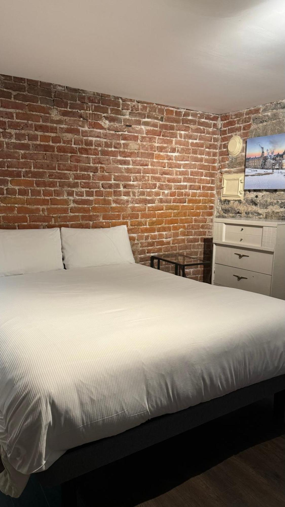 E-Hotel Des Grisons 魁北克 外观 照片