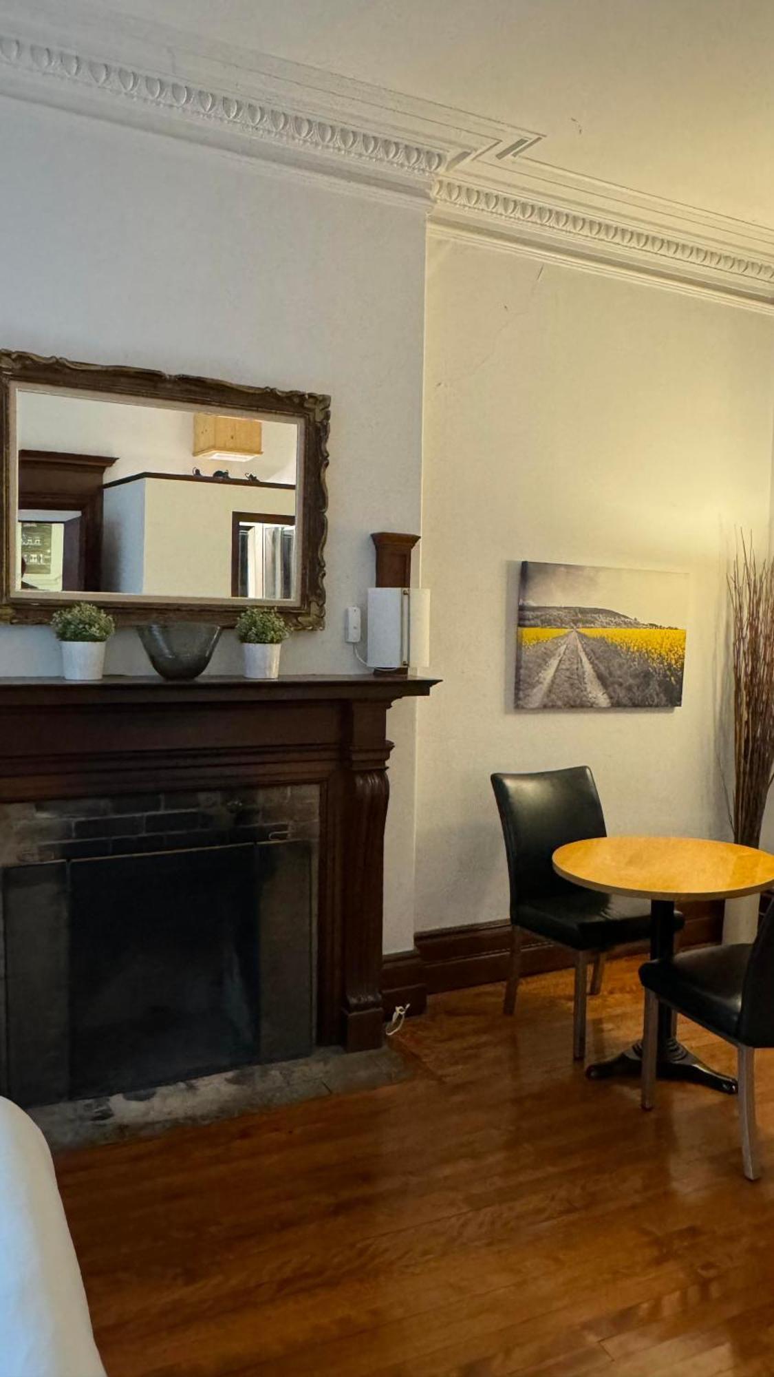 E-Hotel Des Grisons 魁北克 外观 照片