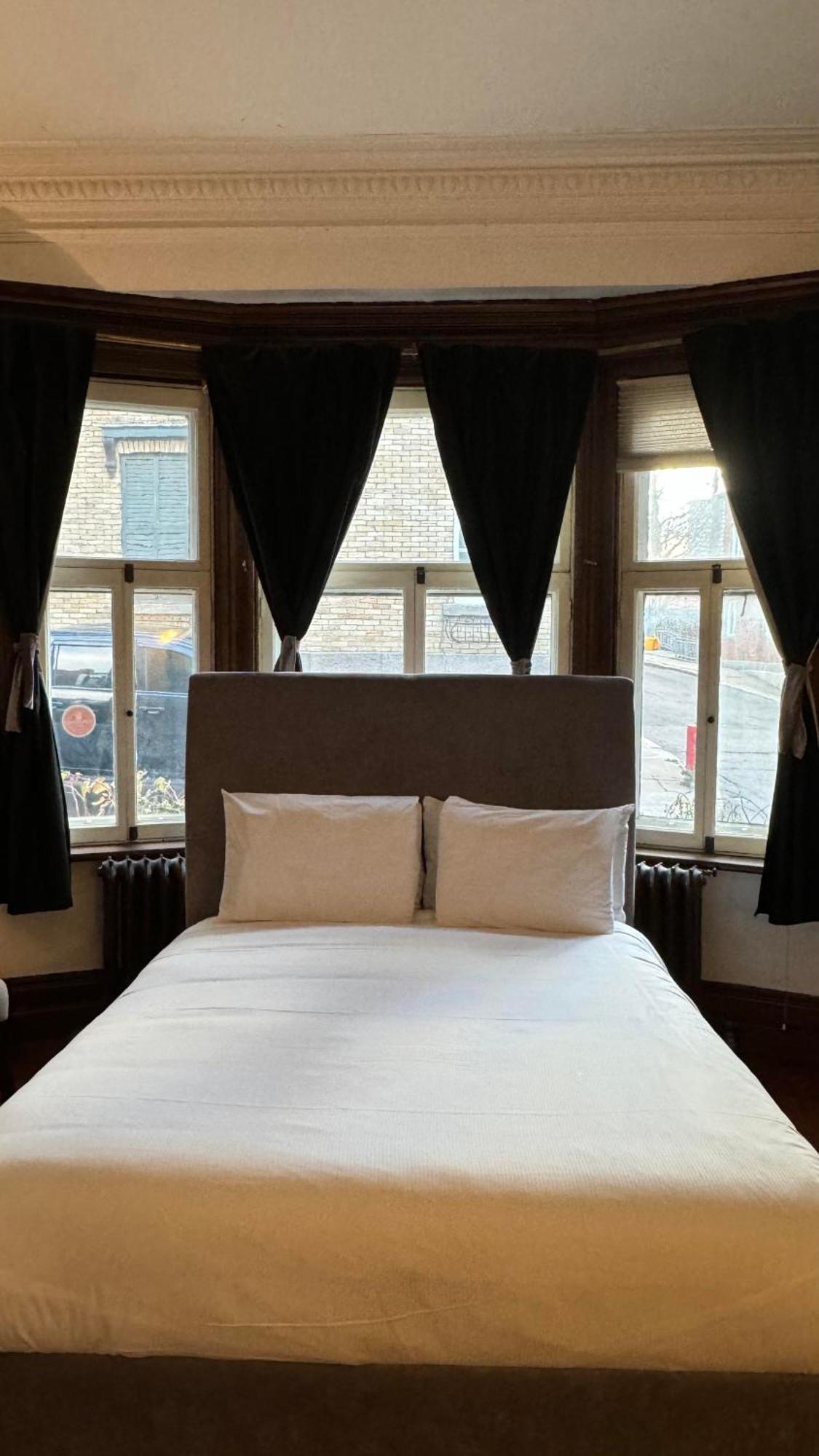 E-Hotel Des Grisons 魁北克 外观 照片