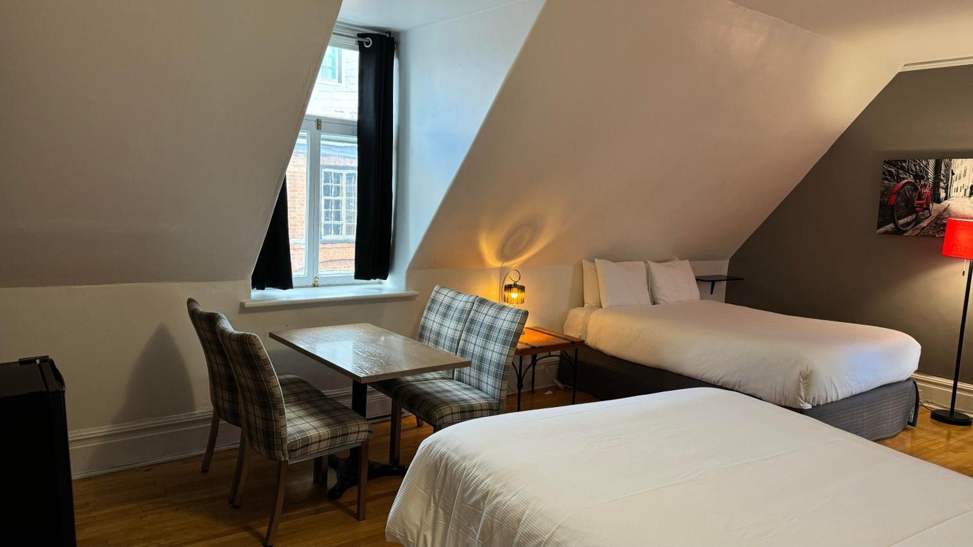 E-Hotel Des Grisons 魁北克 外观 照片
