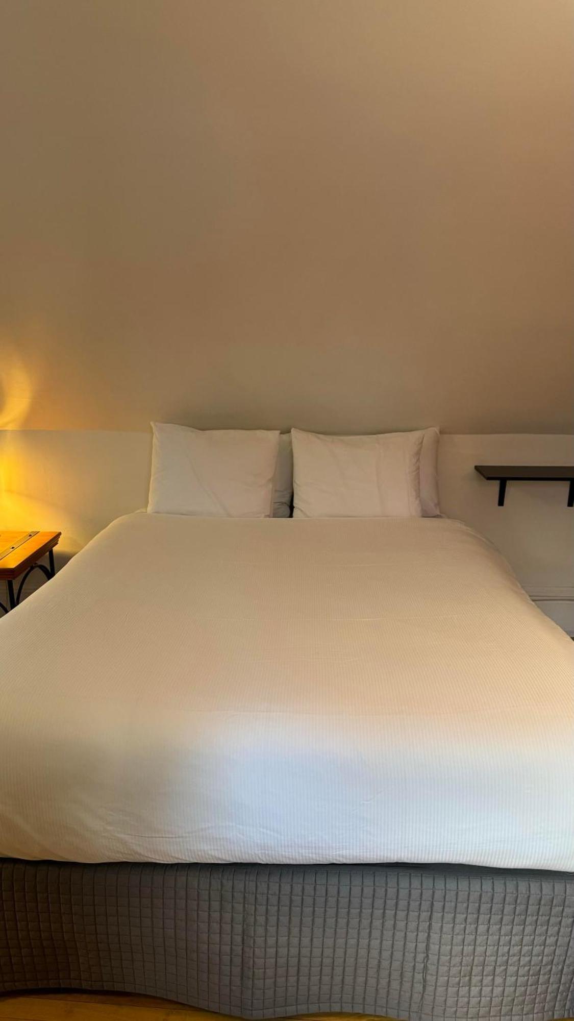 E-Hotel Des Grisons 魁北克 外观 照片